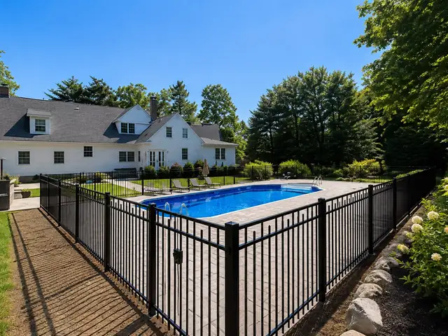 Aluminum Pool Safety Fence — Rectangular Pool
